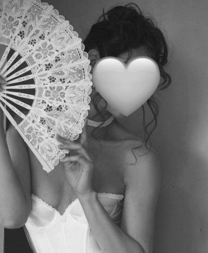 Александра, 22